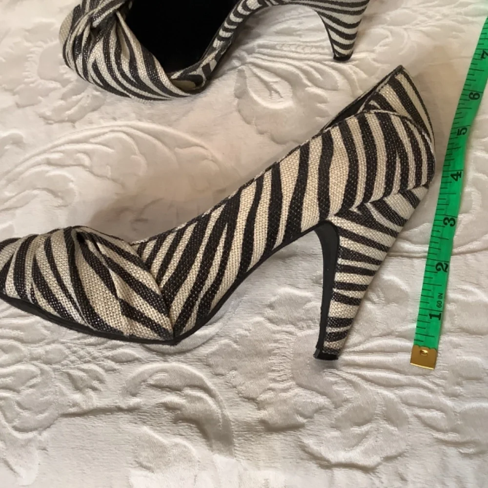 GUC Rocket Dog zebra animal‎ black white heels canvas